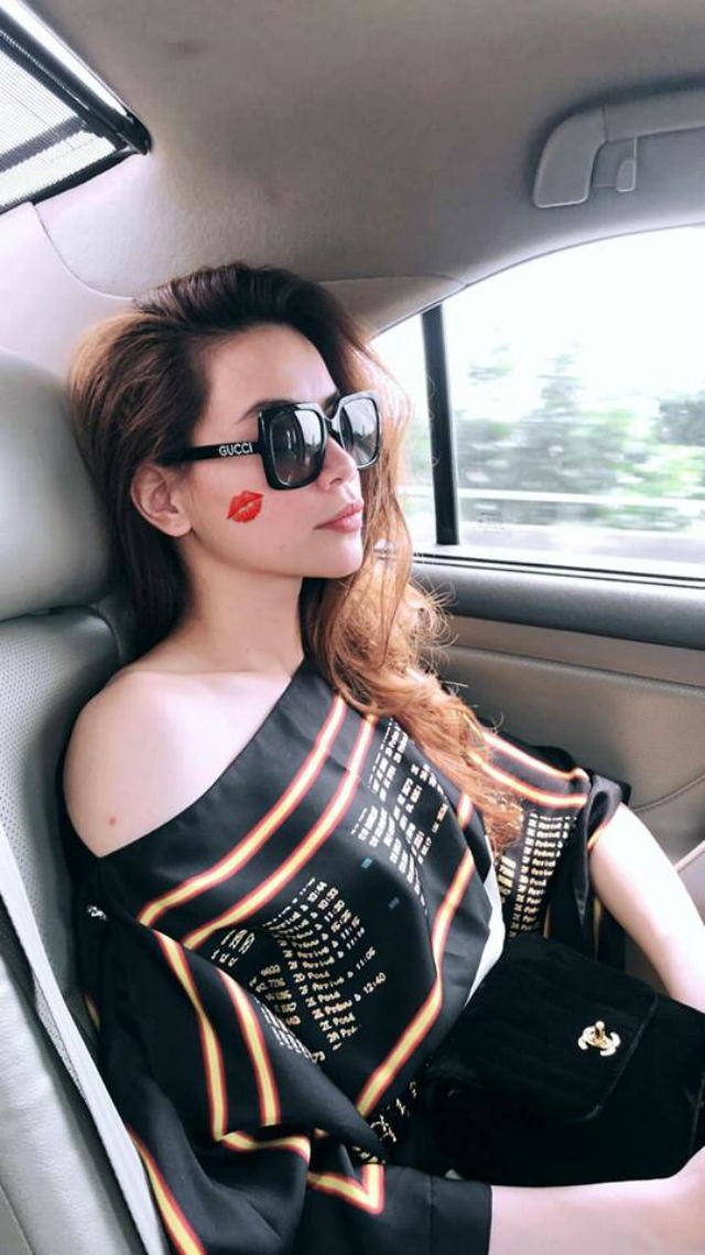 Soi nhất cử nhất động của sao Việt (19/10) - Ảnh 2.