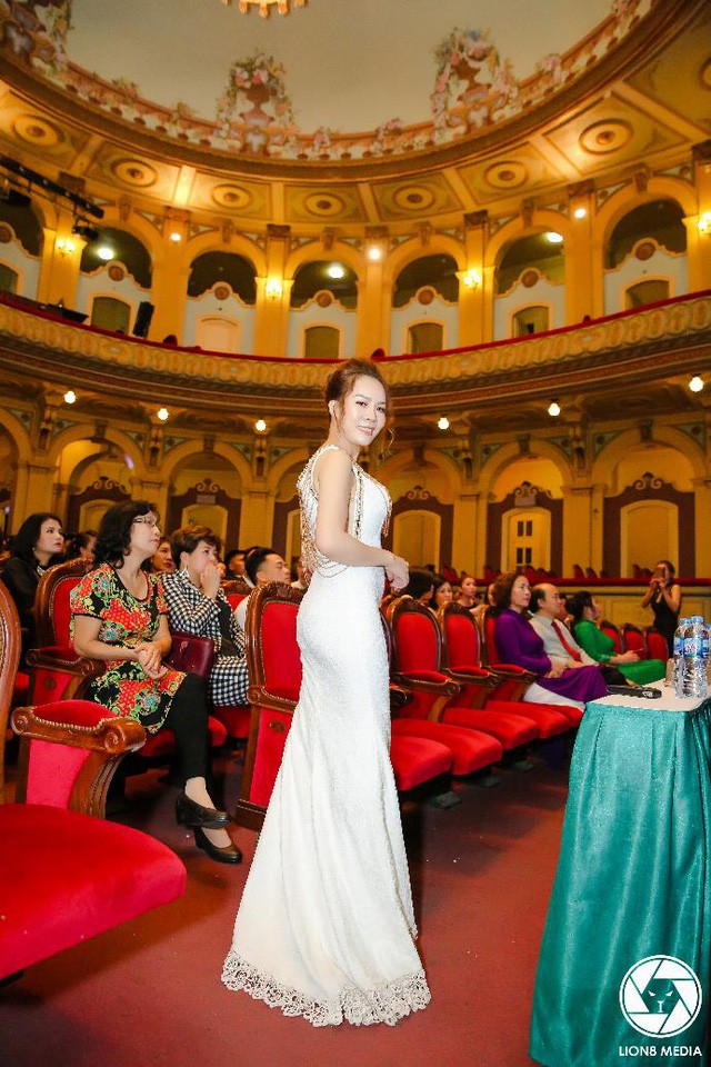 Nữ Tổng gi&aacute;m đốc Spa 5 Sao ESCA ngồi xe sang Maybach, t&aacute;i xuất rạng ngời sau sinh - Ảnh 2.