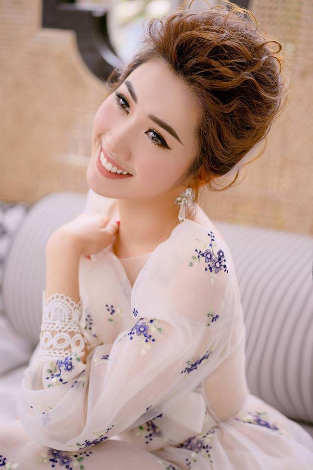 Soi nhất cử nhất động của sao Việt (20/10) - Ảnh 11.