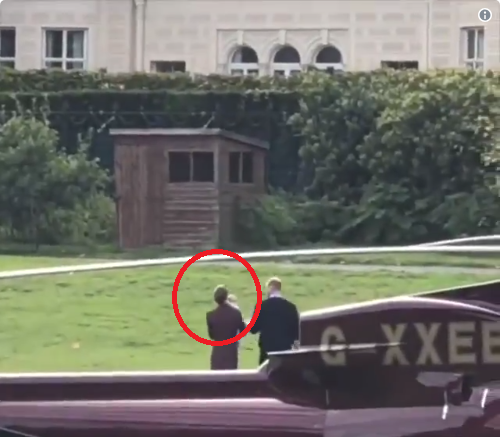 Người h&acirc;m mộ ph&aacute;t sốt khi r&ograve; rỉ h&igrave;nh ảnh mới nhất của Ho&agrave;ng tử &uacute;t Louis tr&ograve;n 6 th&aacute;ng tuổi b&ecirc;n cạnh cha mẹ - Ảnh 2.