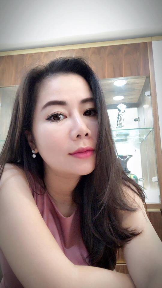 Sau khi khoe ảnh theo tr&agrave;o lưu ng&atilde; sấp mặt, vợ đại gia kim cương bất ngờ chia sẻ status đầy ẩn &yacute; - Ảnh 2.
