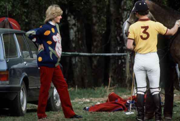 Nh&igrave;n Harry chăm s&oacute;c vợ bầu, c&ocirc;ng ch&uacute;ng lại chạnh l&ograve;ng nghĩ đến C&ocirc;ng nương Diana bị đối xử tệ bạc khi mang thai  - Ảnh 6.