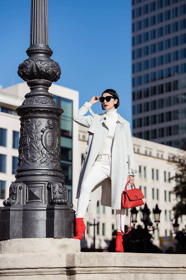 Soi nhất cử nhất động của sao Việt (25/10) - Ảnh 2.