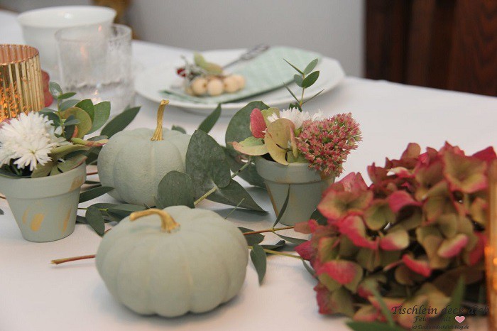 Bạn có thể trang trí bàn tiệc mà không sợ bị đụng hàng chỉ với 1 nguyên liệu chính là quả bí ngô - Ảnh 9. Bạn có thể trang trí bàn tiệc mà không sợ bị đụng hàng chỉ với 1 nguyên liệu chính là quả bí ngô - Ảnh 9.