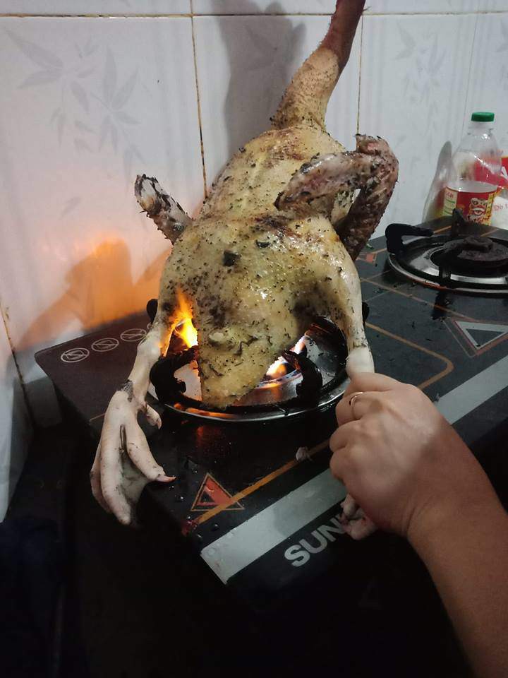 Bà nội trợ nhờ chỉ cách làm lông vịt cho sạch, chị em xui nhổ lông nách sao thì làm y vậy - Ảnh 2. Bà nội trợ nhờ chỉ cách làm lông vịt cho sạch, chị em xui nhổ lông nách sao thì làm y vậy - Ảnh 2.