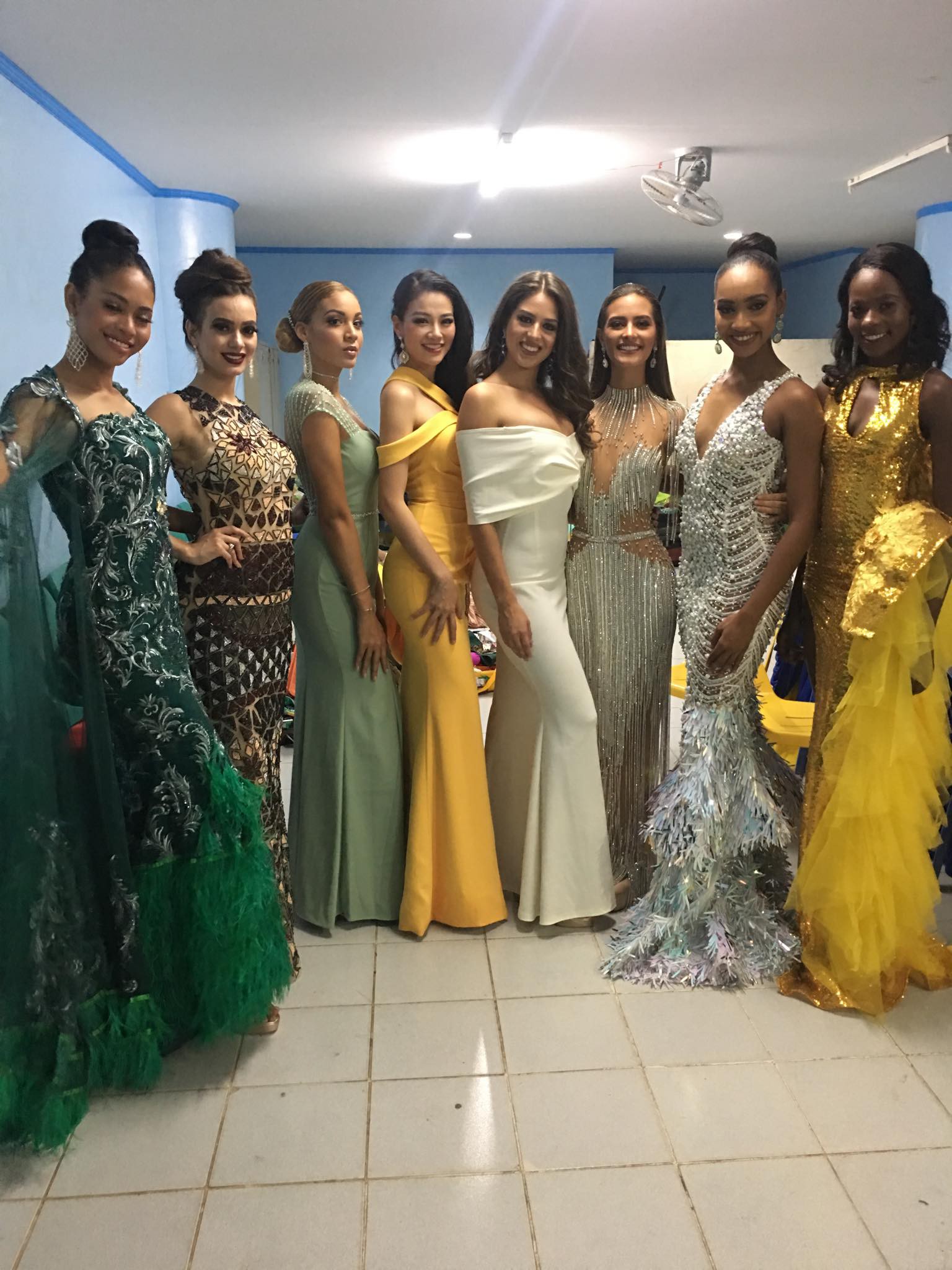 Phương Khánh Miss Earth bị… rách trán do choáng sau 4 lần lên xuống sân khấu nhận giải - Ảnh 2. Phương Khánh Miss Earth bị… rách trán do choáng sau 4 lần lên xuống sân khấu nhận giải - Ảnh 2.