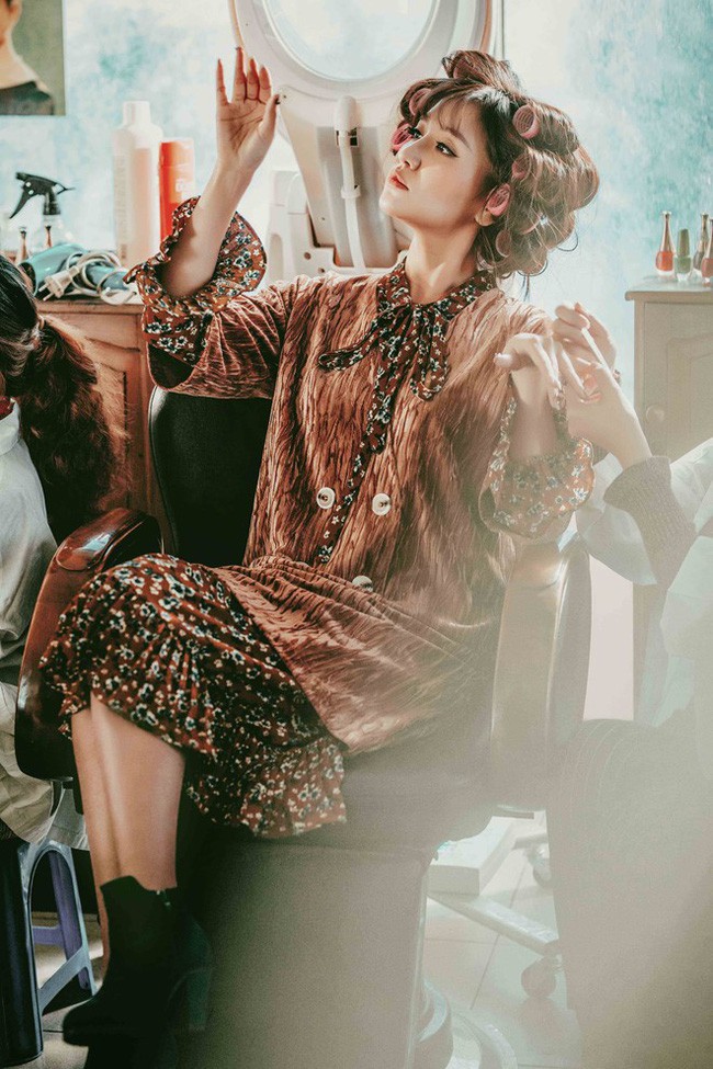 Ph&iacute;a sau m&agrave;n tẩy chay v&igrave; tư thế phản cảm của B&iacute;ch Phương: Phụ nữ 30 c&ograve;n chờ g&igrave; nữa m&agrave; kh&ocirc;ng thử sexy? - Ảnh 1.