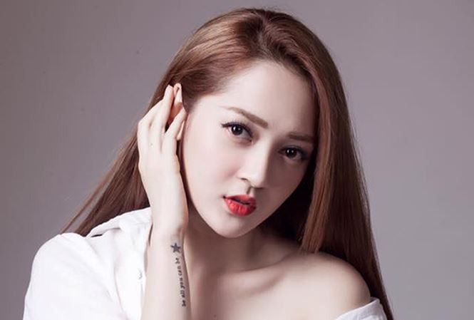 Bảo Anh vui vẻ đi du lịch, không quan tâm tới những lùm xùm liên quan tới đạo diễn Quang Huy - Ảnh 2. Bảo Anh vui vẻ đi du lịch, không quan tâm tới những lùm xùm liên quan tới đạo diễn Quang Huy - Ảnh 2.