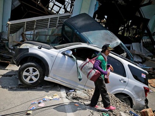 Đ&atilde; c&oacute; 1.350 người chết do thảm họa động đất, s&oacute;ng thần ở Indonesia - Ảnh 2.