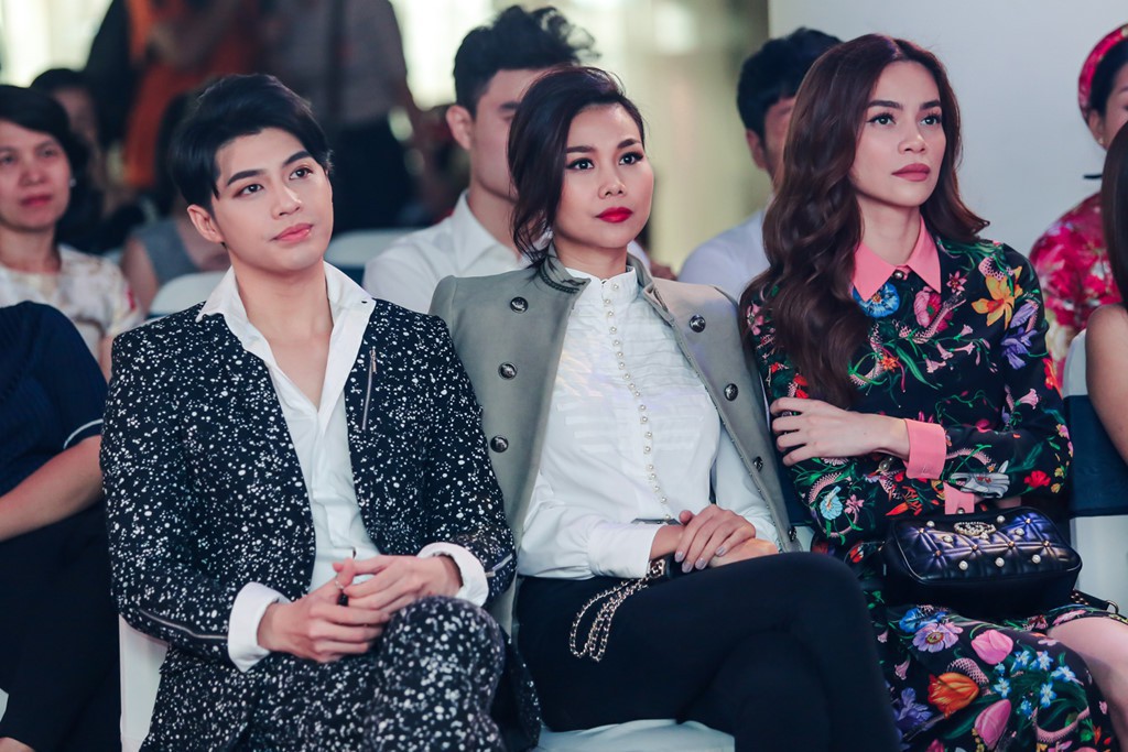 Trang điểm đâu phải đặc quyền của phái đẹp, 4 anh chàng này cũng son phấn chẳng kém các chị em - Ảnh 1. Trang điểm đâu phải đặc quyền của phái đẹp, 4 anh chàng này cũng son phấn chẳng kém các chị em - Ảnh 1.