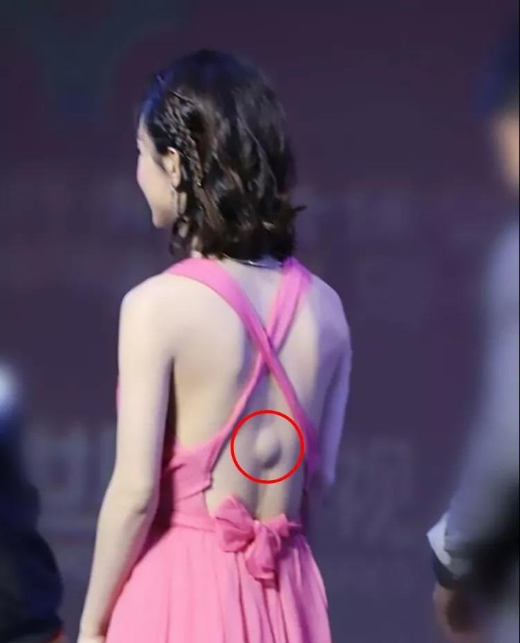 Không xinh đẹp lộng lẫy, không chỗ dựa, con đường đi đến thành công của Triệu Lệ Dĩnh từng vô cùng khó khăn - Ảnh 7. Không xinh đẹp lộng lẫy, không chỗ dựa, con đường đi đến thành công của Triệu Lệ Dĩnh từng vô cùng khó khăn - Ảnh 7.