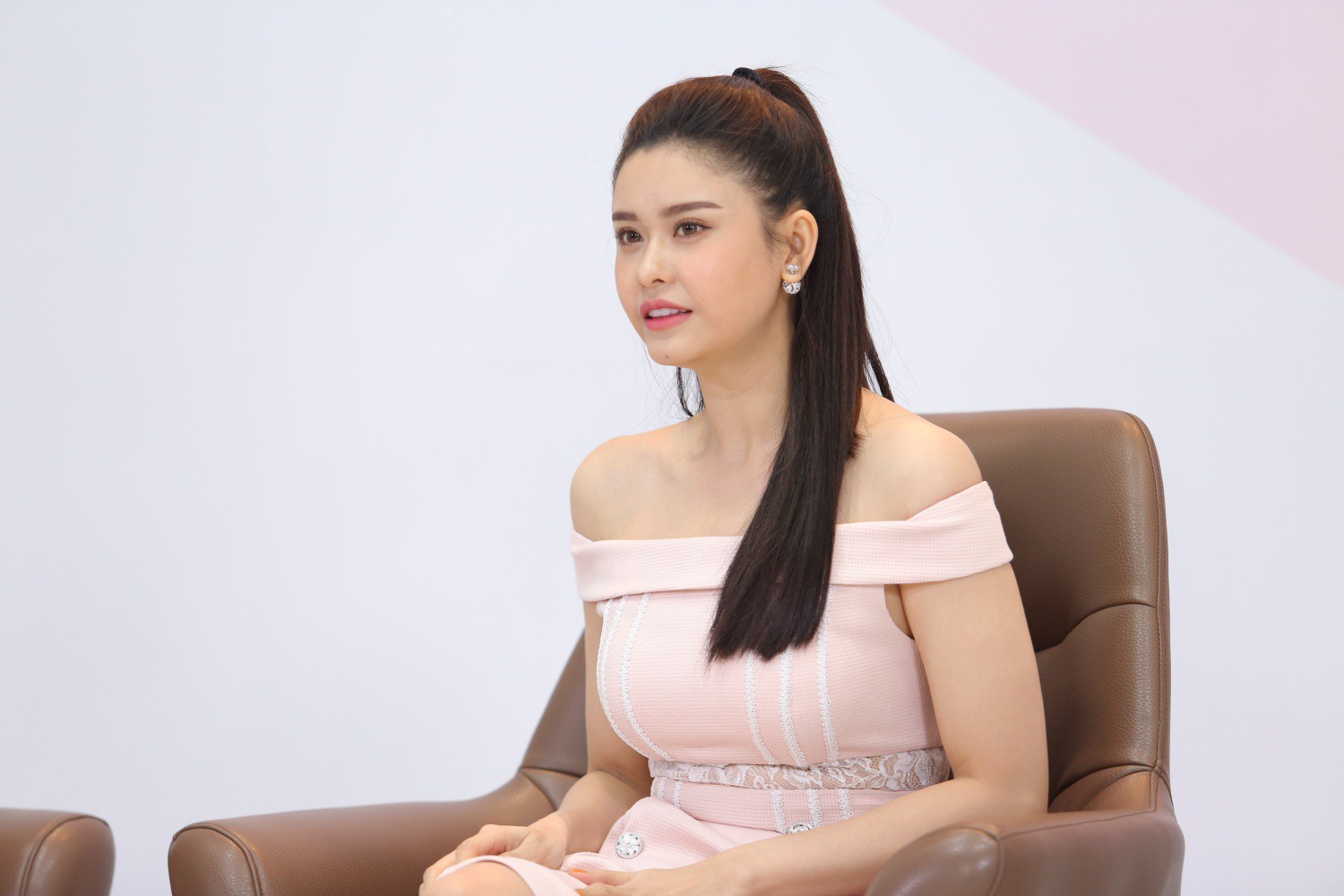 Trương Quỳnh Anh: Tôi từng sợ hãi chính mình, không dám đứng trước gương - Ảnh 4. Trương Quỳnh Anh: Tôi từng sợ hãi chính mình, không dám đứng trước gương - Ảnh 4.