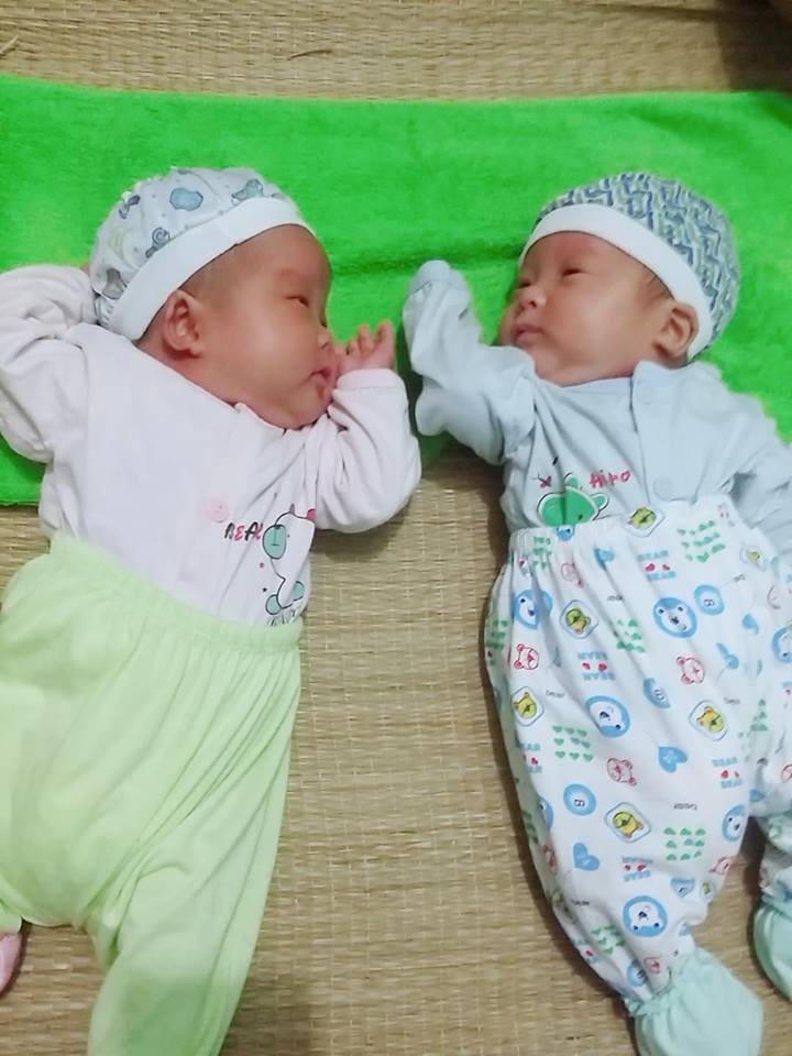 Hành trình hồi phục kì diệu của cặp song sinh chào đời chỉ nặng 1.7kg, trải qua 3 lần cấp cứu tưởng không qua khỏi - Ảnh 2. Hành trình hồi phục kì diệu của cặp song sinh chào đời chỉ nặng 1.7kg, trải qua 3 lần cấp cứu tưởng không qua khỏi - Ảnh 2.