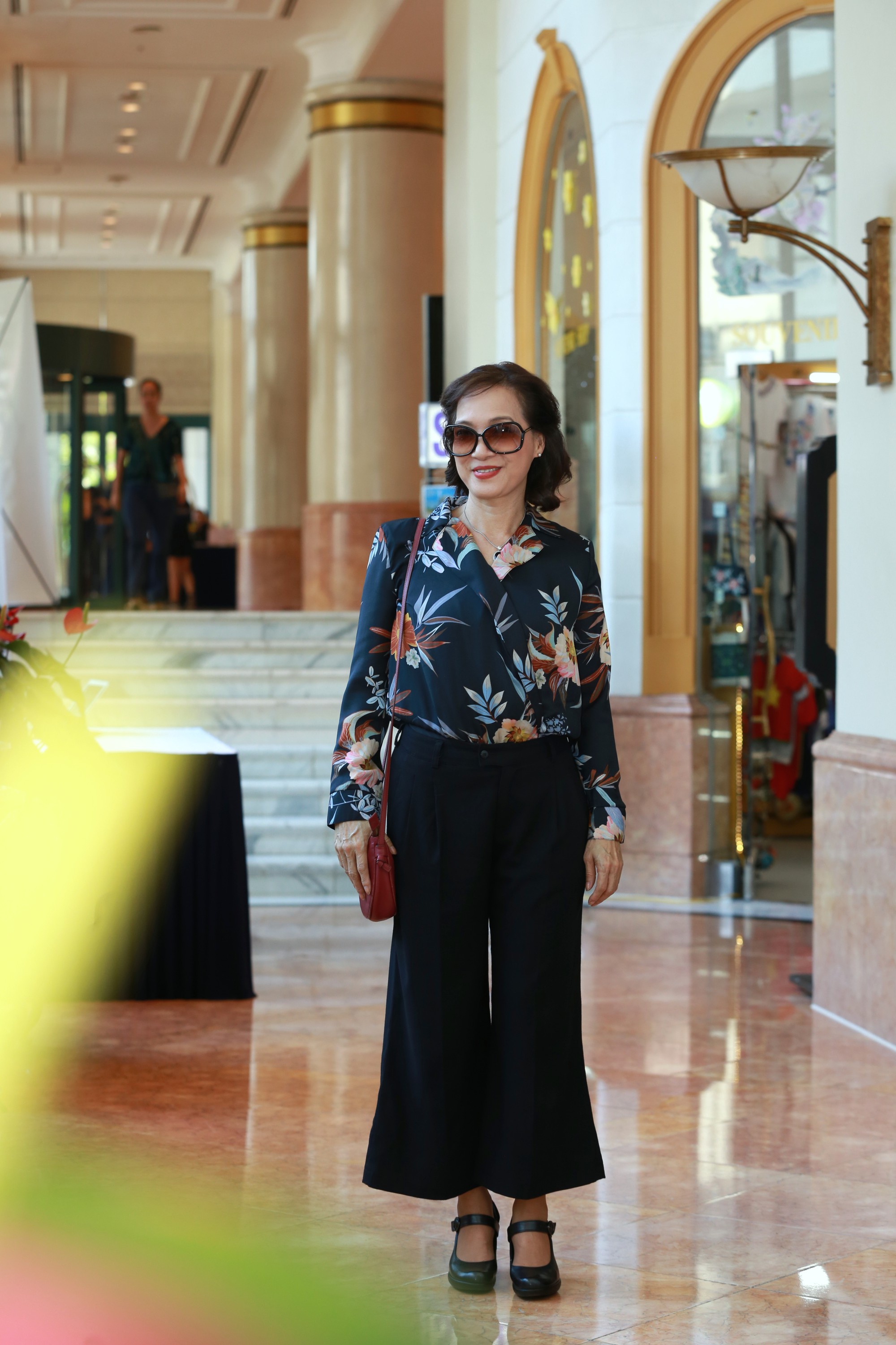 NSND Lê Khanh Người Hà Nội bất ngờ trở lại màn ảnh sau cả chục năm vắng bóng, làm mẹ của em gái Lan Cave - Ảnh 1. NSND Lê Khanh Người Hà Nội bất ngờ trở lại màn ảnh sau cả chục năm vắng bóng, làm mẹ của em gái Lan Cave - Ảnh 1.