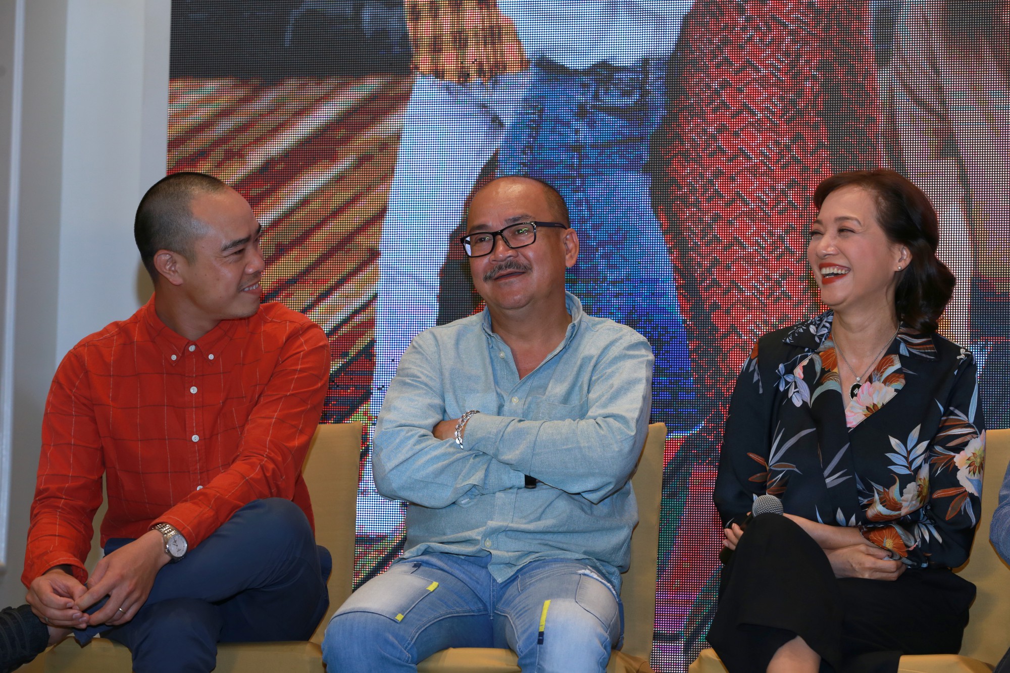 NSND Lê Khanh Người Hà Nội bất ngờ trở lại màn ảnh sau cả chục năm vắng bóng, làm mẹ của em gái Lan Cave - Ảnh 4. NSND Lê Khanh Người Hà Nội bất ngờ trở lại màn ảnh sau cả chục năm vắng bóng, làm mẹ của em gái Lan Cave - Ảnh 4.