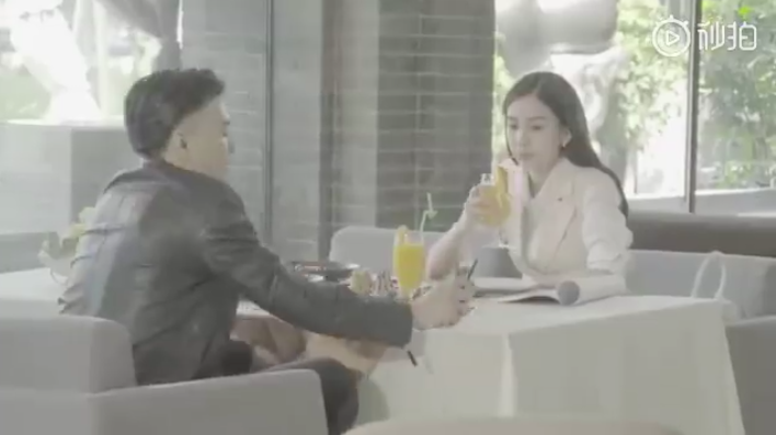 Diễn dở vẫn nổi tiếng là một chuyện, Angelababy còn khiến dân mạng ghen tỵ bởi điều đặc biệt này - Ảnh 8. Diễn dở vẫn nổi tiếng là một chuyện, Angelababy còn khiến dân mạng ghen tỵ bởi điều đặc biệt này - Ảnh 8.