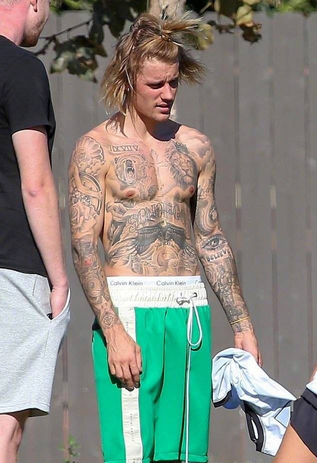 Tạm biệt Justin Bieber đầu bù tóc rối, đây mới là hình ảnh chững chạc nhất của anh chàng - Ảnh 4.