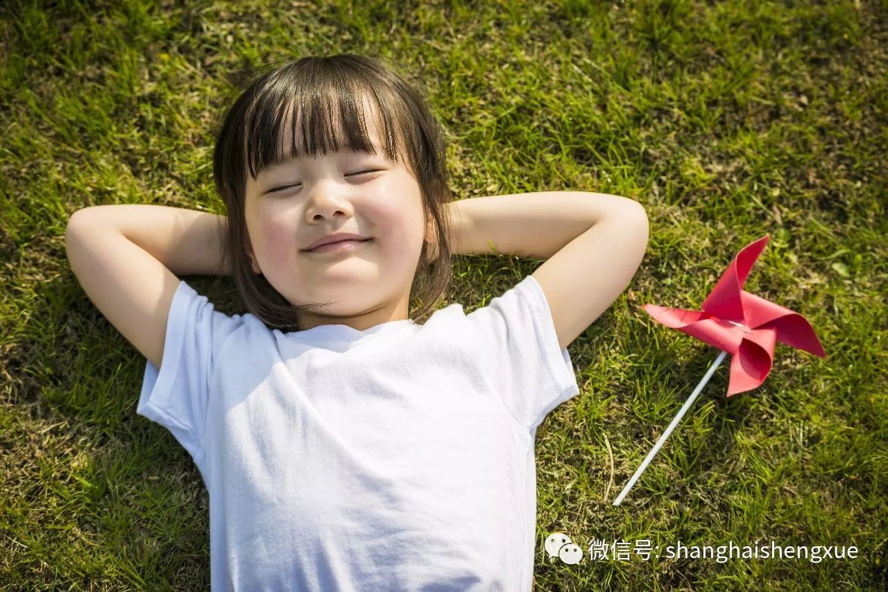 Trước 7 tuổi, bố mẹ chỉ cần giúp trẻ phát huy 4 thói quen này thì đảm bảo con lớn lên không những thành người mà còn thành danh - Ảnh 1. Trước 7 tuổi, bố mẹ chỉ cần giúp trẻ phát huy 4 thói quen này thì đảm bảo con lớn lên không những thành người mà còn thành danh - Ảnh 1.