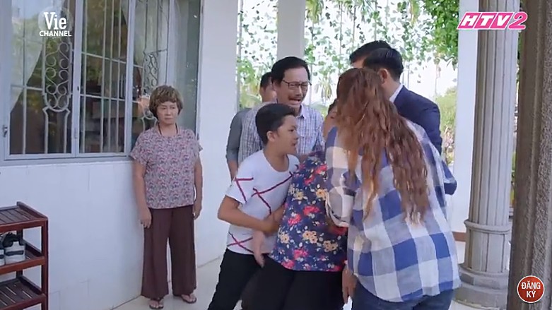 Gạo nếp gạo tẻ: Mất nhà, bà Mai đòi chết theo Hân nhưng khán giả vẫn phán Kết thế này quá nhẹ! - Ảnh 6. Gạo nếp gạo tẻ: Mất nhà, bà Mai đòi chết theo Hân nhưng khán giả vẫn phán Kết thế này quá nhẹ! - Ảnh 6.