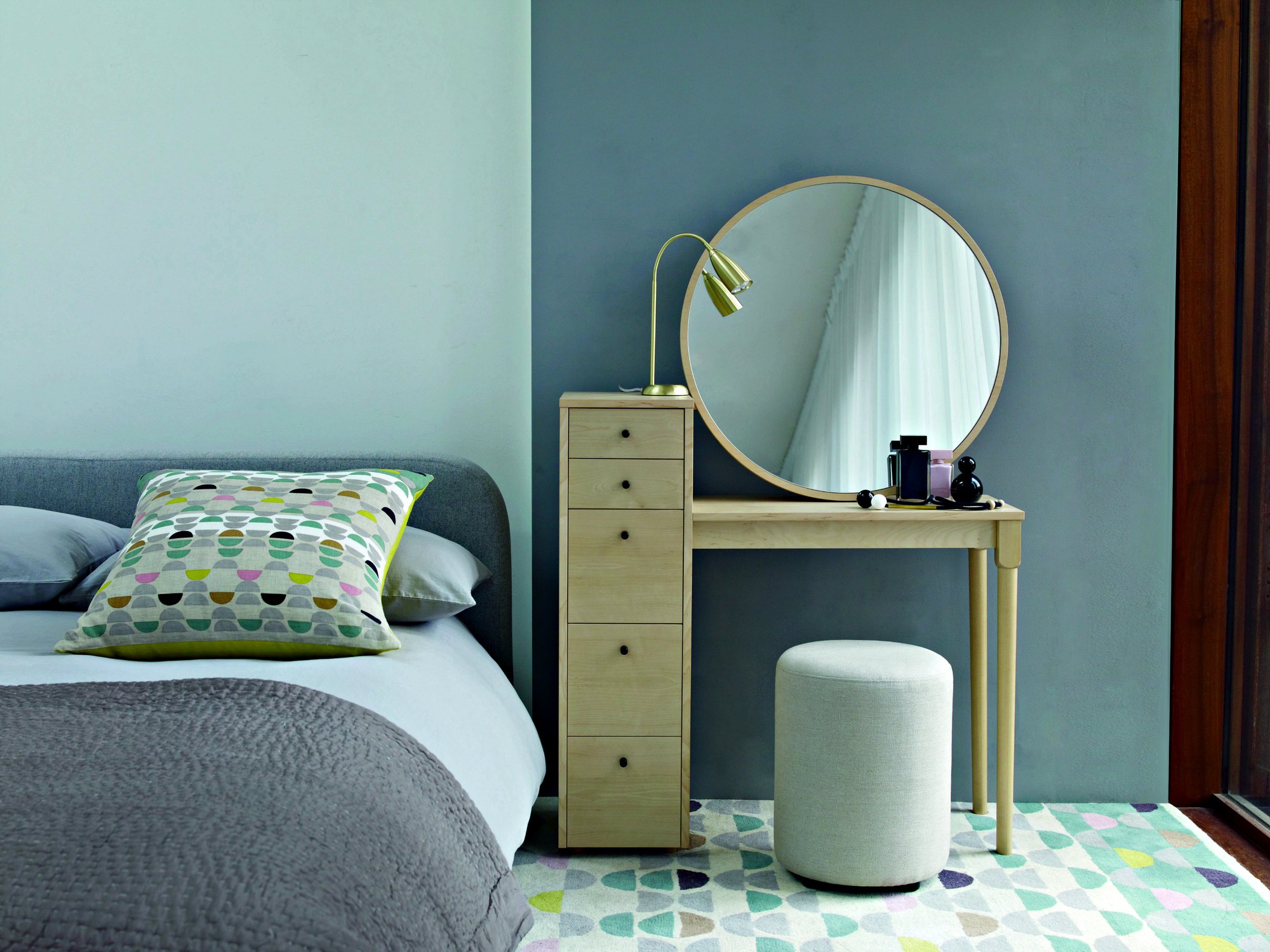 9 mẫu bàn trang điểm khiến chị em thích mê vì đẹp như mơ lại còn đa chức năng - Ảnh 7. 9 mẫu bàn trang điểm khiến chị em thích mê vì đẹp như mơ lại còn đa chức năng - Ảnh 7.