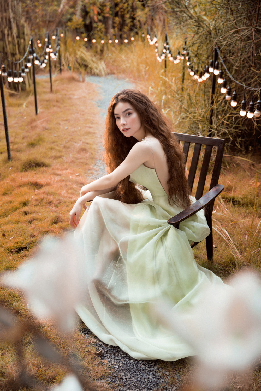 Hồ Ngọc Hà khoe vẻ đẹp mong manh, quyến rũ trong bộ ảnh ra mắt ca khúc ballad mới - Ảnh 7. Hồ Ngọc Hà khoe vẻ đẹp mong manh, quyến rũ trong bộ ảnh ra mắt ca khúc ballad mới - Ảnh 7.