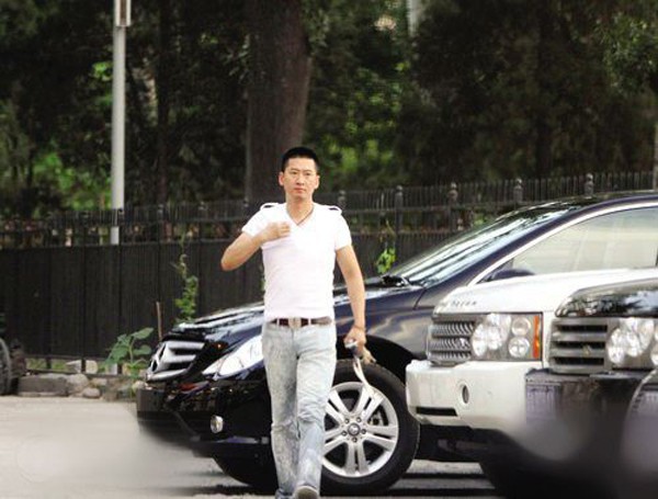 Ho&agrave;n Ch&acirc;u C&aacute;ch C&aacute;ch l&agrave; si&ecirc;u phẩm d&iacute;nh dớp, ai cũng vướng scandal r&uacute;ng động trừ 1 nh&acirc;n vật duy nhất - Ảnh 6.