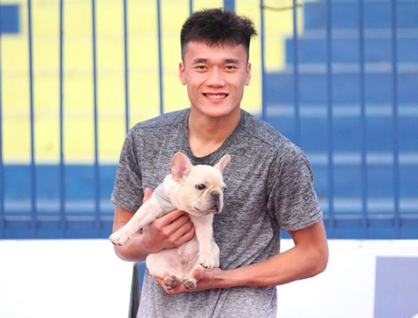 B&ugrave;i Tiến Dũng c&oacute; thể l&agrave;m triệu tr&aacute;i tim thiếu nữ xao xuyến, nhưng với đ&aacute;m boss kh&oacute; ở th&igrave; kh&ocirc;ng - Ảnh 9.