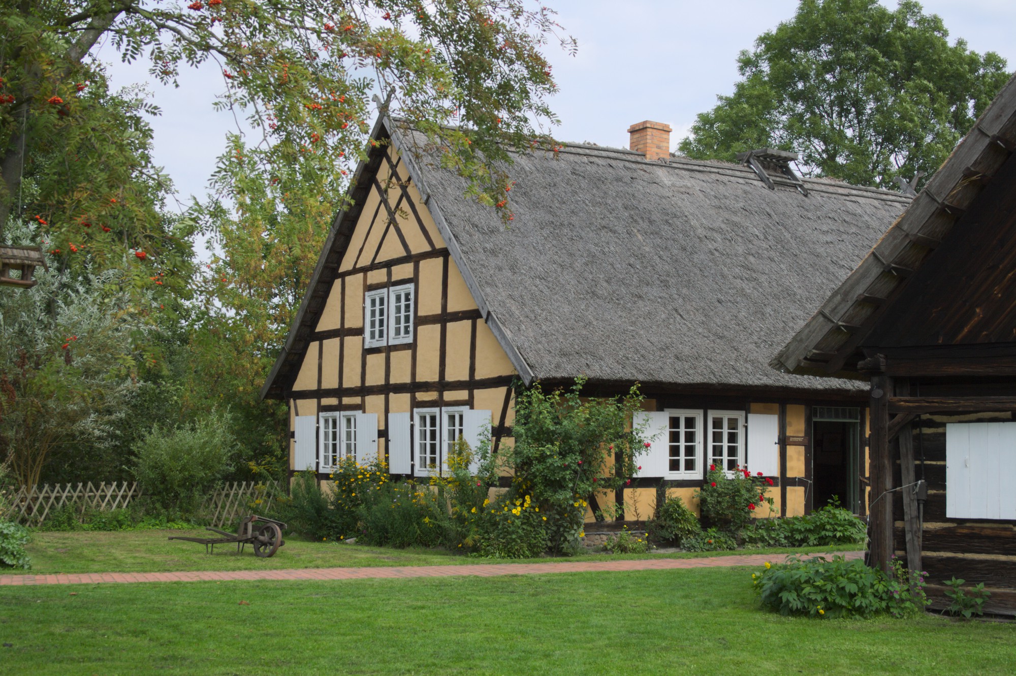 Những ngôi nhà ven sông xinh xắn, dịu dàng đẹp đến nao lòng ở làng quê nước Đức - Ảnh 12. Những ngôi nhà ven sông xinh xắn, dịu dàng đẹp đến nao lòng ở làng quê nước Đức - Ảnh 12.