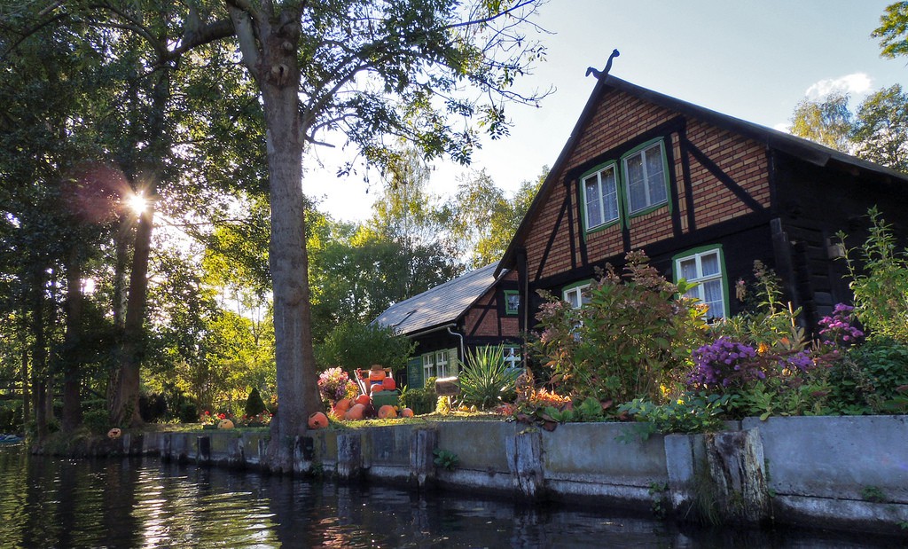 Những ngôi nhà ven sông xinh xắn, dịu dàng đẹp đến nao lòng ở làng quê nước Đức - Ảnh 7. Những ngôi nhà ven sông xinh xắn, dịu dàng đẹp đến nao lòng ở làng quê nước Đức - Ảnh 7.