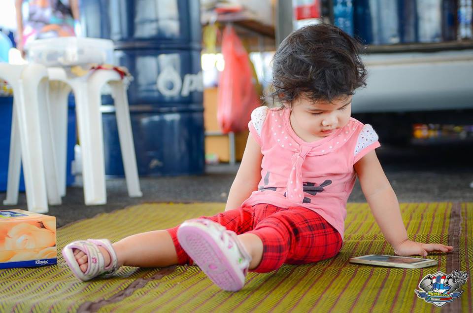 Con gái mới 4 tuổi đã bị mất thị lực suýt mù mắt, ông bố khẩn thiết cảnh báo khiến nhiều phụ huynh giật mình thon thót - Ảnh 6. Con gái mới 4 tuổi đã bị mất thị lực suýt mù mắt, ông bố khẩn thiết cảnh báo khiến nhiều phụ huynh giật mình thon thót - Ảnh 6.