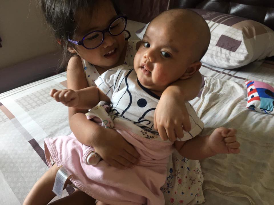Con gái mới 4 tuổi đã bị mất thị lực suýt mù mắt, ông bố khẩn thiết cảnh báo khiến nhiều phụ huynh giật mình thon thót - Ảnh 10. Con gái mới 4 tuổi đã bị mất thị lực suýt mù mắt, ông bố khẩn thiết cảnh báo khiến nhiều phụ huynh giật mình thon thót - Ảnh 10.