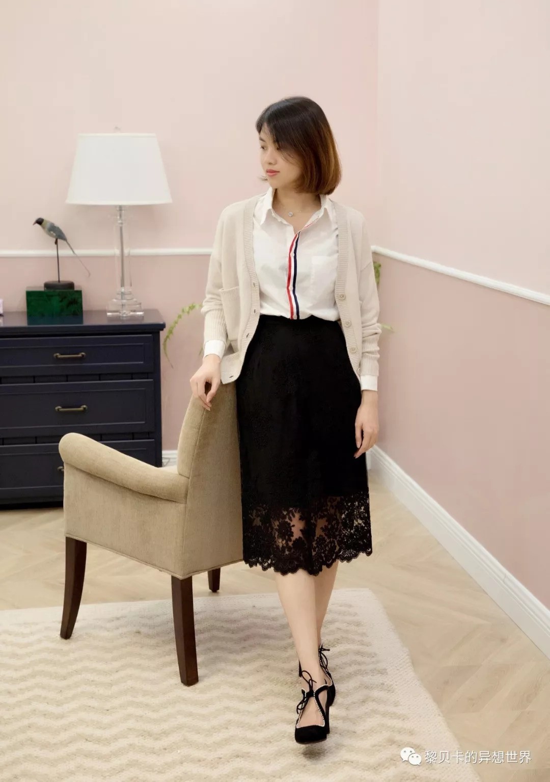 Chỉ 1 chiếc cardigan đã có ngay 14 set đồ mặc kiểu gì cũng đẹp để bạn diện trong mùa lạnh này - Ảnh 14. Chỉ 1 chiếc cardigan đã có ngay 14 set đồ mặc kiểu gì cũng đẹp để bạn diện trong mùa lạnh này - Ảnh 14.