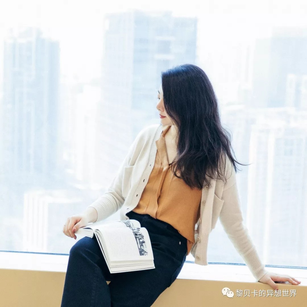 Chỉ 1 chiếc cardigan đã có ngay 14 set đồ mặc kiểu gì cũng đẹp để bạn diện trong mùa lạnh này - Ảnh 7. Chỉ 1 chiếc cardigan đã có ngay 14 set đồ mặc kiểu gì cũng đẹp để bạn diện trong mùa lạnh này - Ảnh 7.