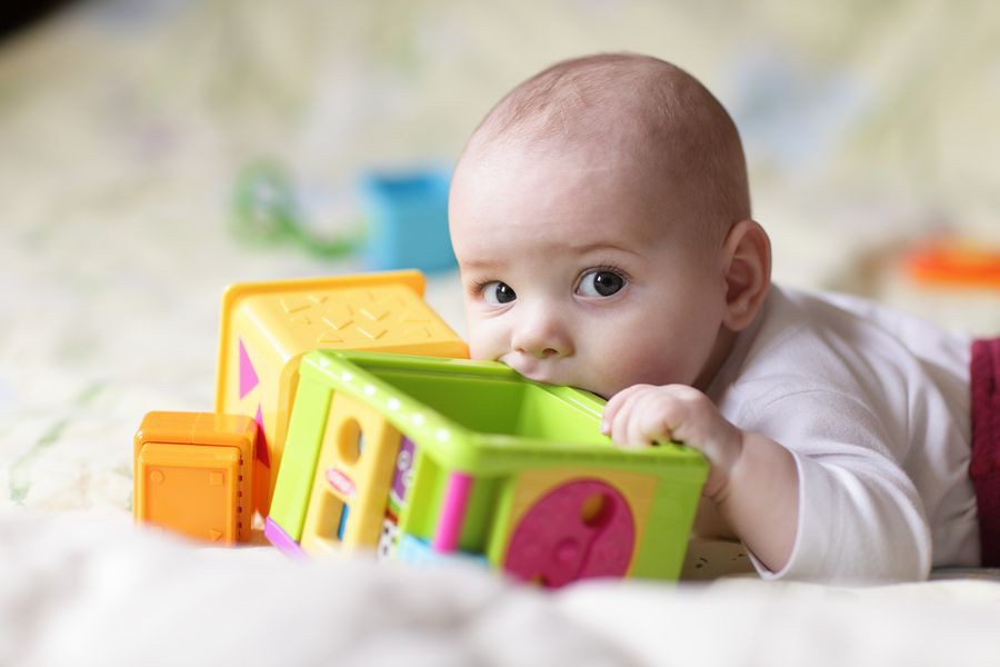 Đây là lý do trẻ sơ sinh thường khóc nhiều vào ban đêm, ngủ nhiều hơn thức, cái gì cũng cho vào miệng - Ảnh 7. Đây là lý do trẻ sơ sinh thường khóc nhiều vào ban đêm, ngủ nhiều hơn thức, cái gì cũng cho vào miệng - Ảnh 7.
