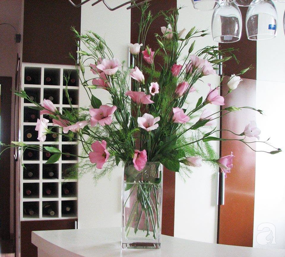 Mẹ đảm Hà Thành chia sẻ bí quyết cắm bình hoa kiểu rẻ quạt hoặc quả cầu không dùng xốp vẫn đẹp - Ảnh 2. Mẹ đảm Hà Thành chia sẻ bí quyết cắm bình hoa kiểu rẻ quạt hoặc quả cầu không dùng xốp vẫn đẹp - Ảnh 2.
