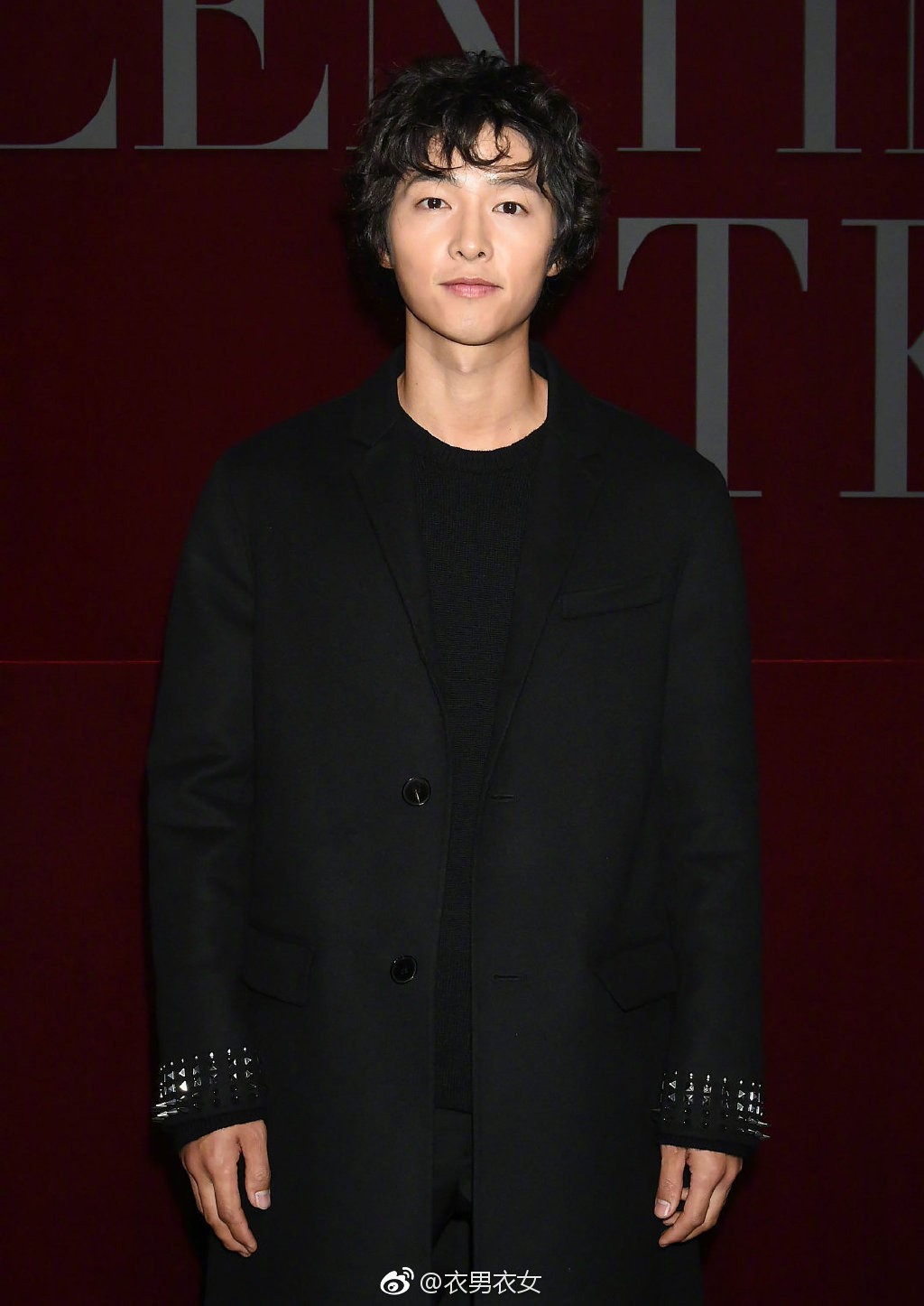 Dương Mịch - Song Joong Ki chung 1 khung hình: Chênh có 1 tuổi mà người như đôi mươi, người xuống sắc đều vì kiểu tóc - Ảnh 2. Dương Mịch - Song Joong Ki chung 1 khung hình: Chênh có 1 tuổi mà người như đôi mươi, người xuống sắc đều vì kiểu tóc - Ảnh 2.