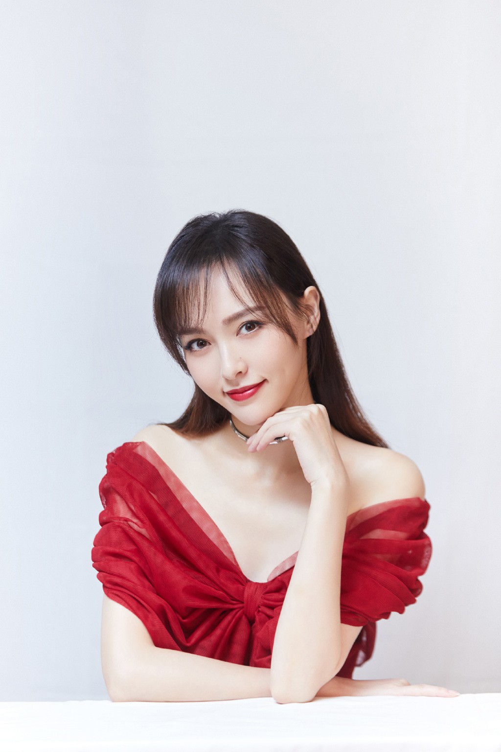 Đường Yên tích cực ăn diện sexy, tiết lộ 2 vợ chồng chưa có bữa cơm chung nào ở nhà từ lúc kết hôn - Ảnh 2. Đường Yên tích cực ăn diện sexy, tiết lộ 2 vợ chồng chưa có bữa cơm chung nào ở nhà từ lúc kết hôn - Ảnh 2.