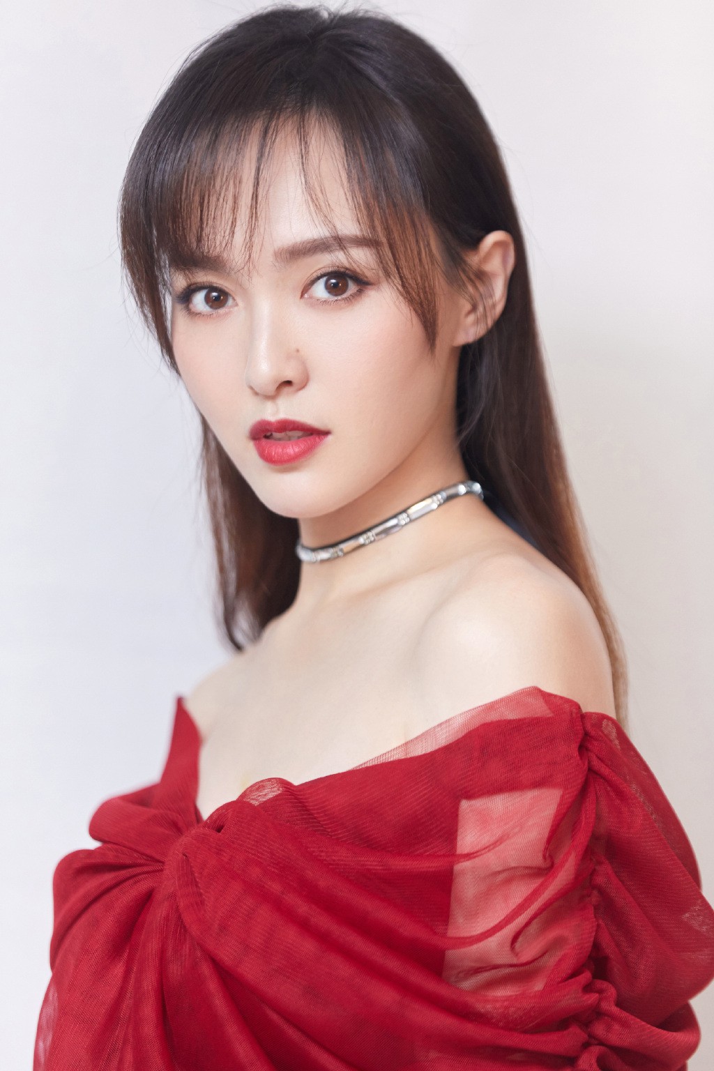 Đường Yên tích cực ăn diện sexy, tiết lộ 2 vợ chồng chưa có bữa cơm chung nào ở nhà từ lúc kết hôn - Ảnh 1. Đường Yên tích cực ăn diện sexy, tiết lộ 2 vợ chồng chưa có bữa cơm chung nào ở nhà từ lúc kết hôn - Ảnh 1.