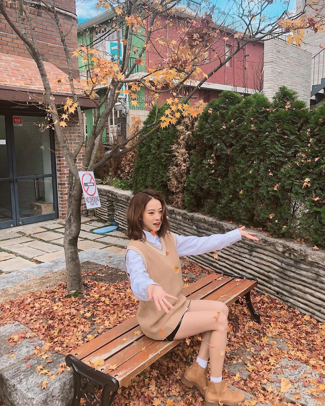 Muốn mặc đâu chuẩn đấy trong tiết trời se lạnh, bạn chỉ việc copy 10 công thức street style xuất sắc từ loạt hot girl Việt - Ảnh 11. Muốn mặc đâu chuẩn đấy trong tiết trời se lạnh, bạn chỉ việc copy 10 công thức street style xuất sắc từ loạt hot girl Việt - Ảnh 11.