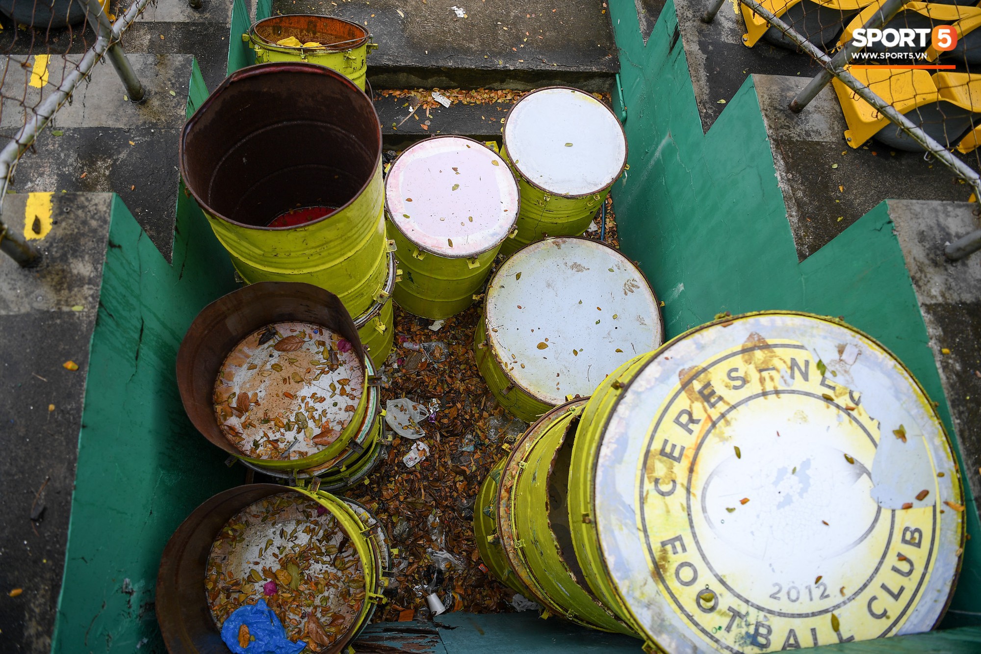 Sân thi đấu trận Philippines - Việt Nam: Tệ nhất AFF Cup 2018, khiến nhiều người rùng mình vì vẻ hoang tàn, u ám - Ảnh 14. Sân thi đấu trận Philippines - Việt Nam: Tệ nhất AFF Cup 2018, khiến nhiều người rùng mình vì vẻ hoang tàn, u ám - Ảnh 14.