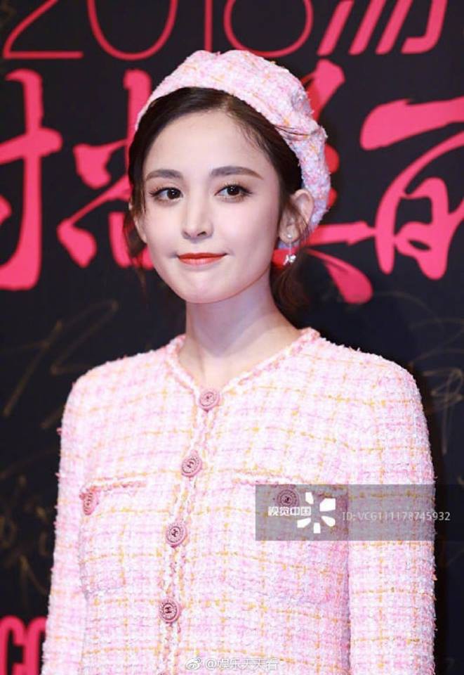 Chùm ảnh không photoshop: Dương Mịch lộ nếp nhăn, Park Min Young - Tần Lam có đẹp như tưởng tượng? - Ảnh 8. Chùm ảnh không photoshop: Dương Mịch lộ nếp nhăn, Park Min Young - Tần Lam có đẹp như tưởng tượng? - Ảnh 8.