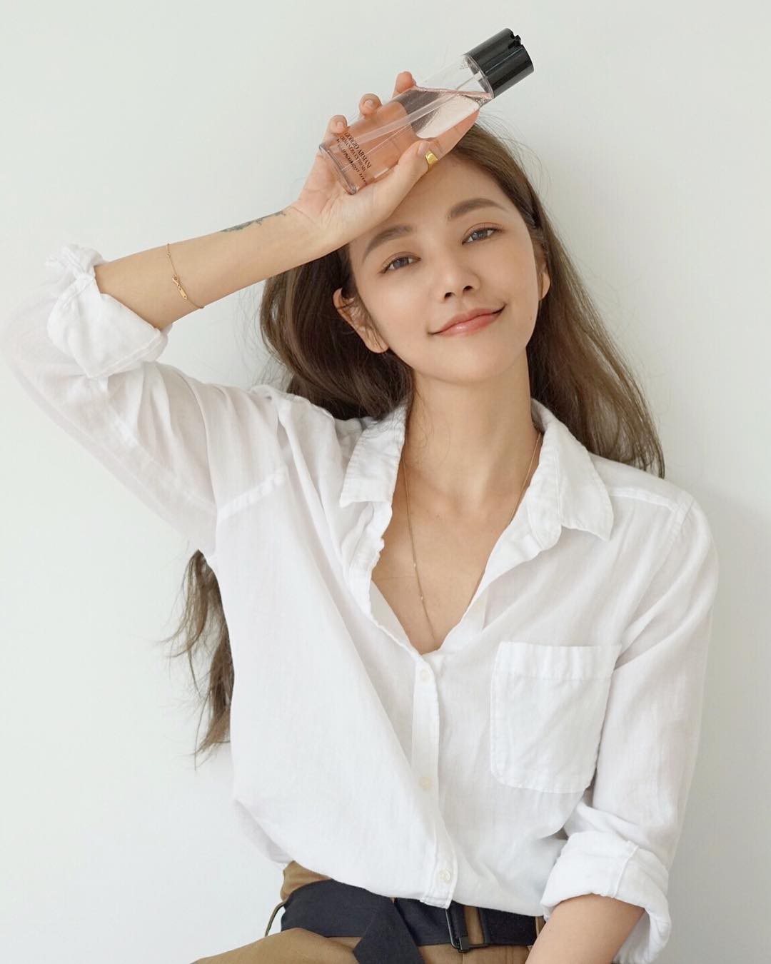 Theo bác sĩ da liễu, chỉ cần dùng thêm sản phẩm này thì chắc chắn trông bạn sẽ trẻ lâu hơn vài tuổi - Ảnh 4. Theo bác sĩ da liễu, chỉ cần dùng thêm sản phẩm này thì chắc chắn trông bạn sẽ trẻ lâu hơn vài tuổi - Ảnh 4.