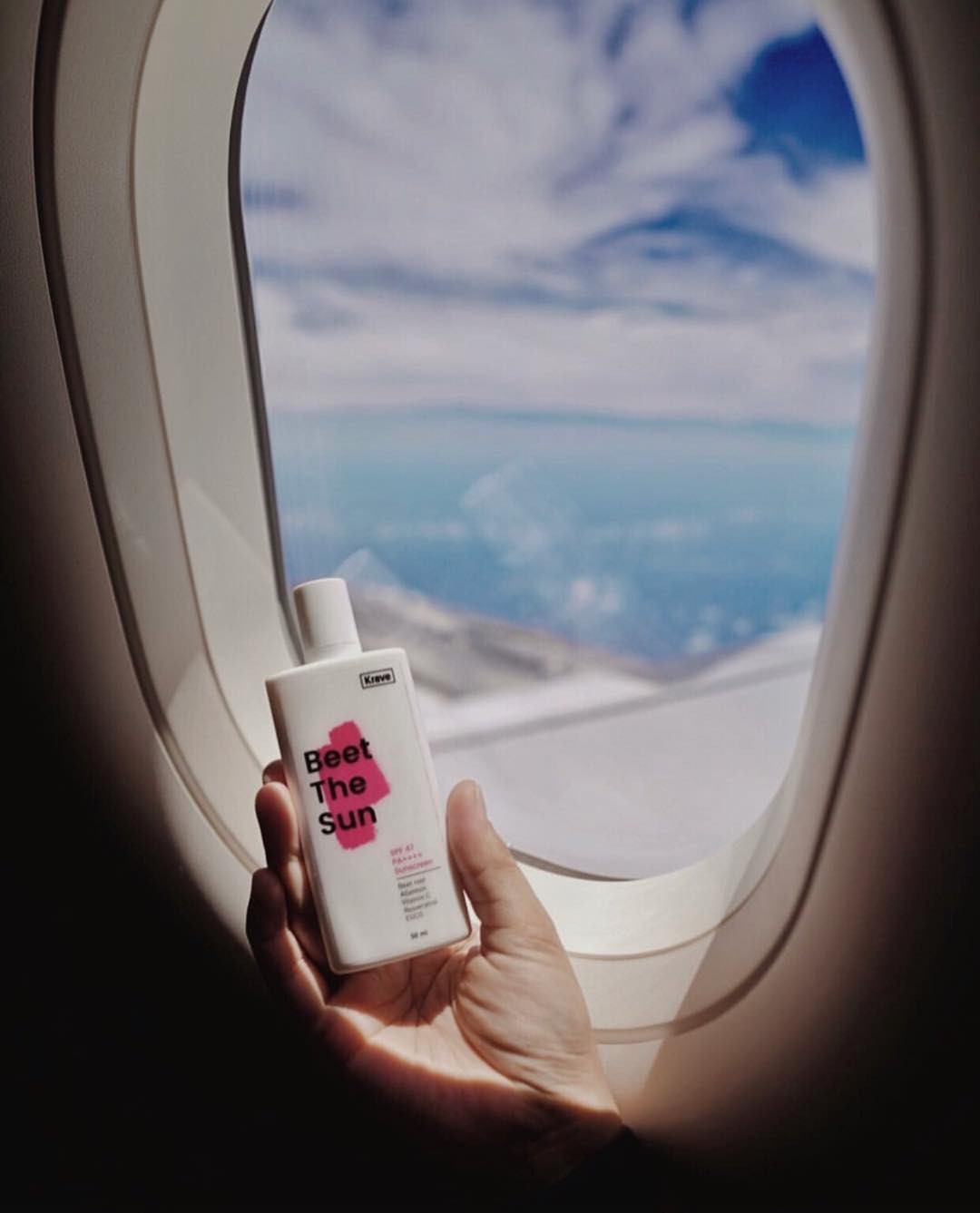 Theo bác sĩ da liễu, chỉ cần dùng thêm sản phẩm này thì chắc chắn trông bạn sẽ trẻ lâu hơn vài tuổi - Ảnh 2. Theo bác sĩ da liễu, chỉ cần dùng thêm sản phẩm này thì chắc chắn trông bạn sẽ trẻ lâu hơn vài tuổi - Ảnh 2.