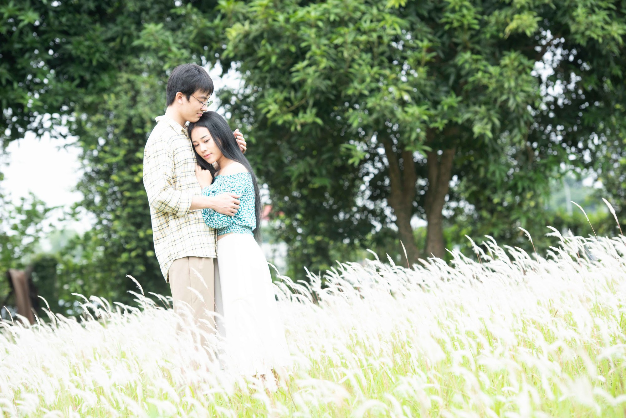 Không còn bay bổng tiên nữ cổ trang, Hoa Trần - bà xã Việt Hoàn chạy xe phân khối lớn, đánh đấm cực “ngầu” - Ảnh 9. Không còn bay bổng tiên nữ cổ trang, Hoa Trần - bà xã Việt Hoàn chạy xe phân khối lớn, đánh đấm cực “ngầu” - Ảnh 9.