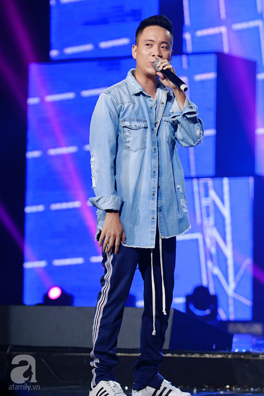 Không những đu dây mạo hiểm, Chi Pu còn đốt mắt khán giả khi trình diễn ca khúc 16+ trên sân khấu - Ảnh 18. Không những đu dây mạo hiểm, Chi Pu còn đốt mắt khán giả khi trình diễn ca khúc 16+ trên sân khấu - Ảnh 18.