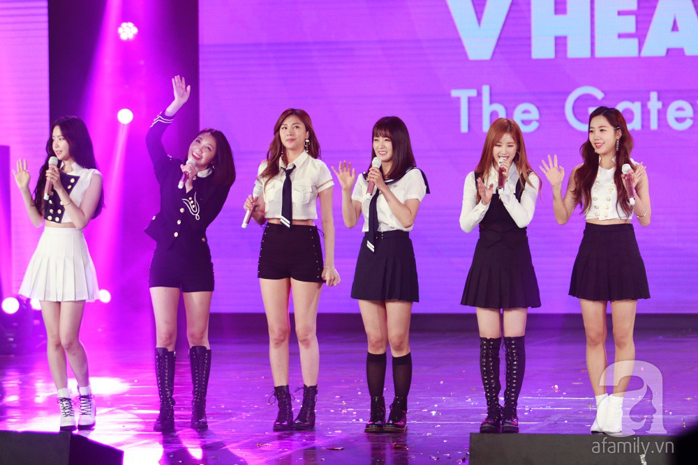 Không những đu dây mạo hiểm, Chi Pu còn đốt mắt khán giả khi trình diễn ca khúc 16+ trên sân khấu - Ảnh 29. Không những đu dây mạo hiểm, Chi Pu còn đốt mắt khán giả khi trình diễn ca khúc 16+ trên sân khấu - Ảnh 29.