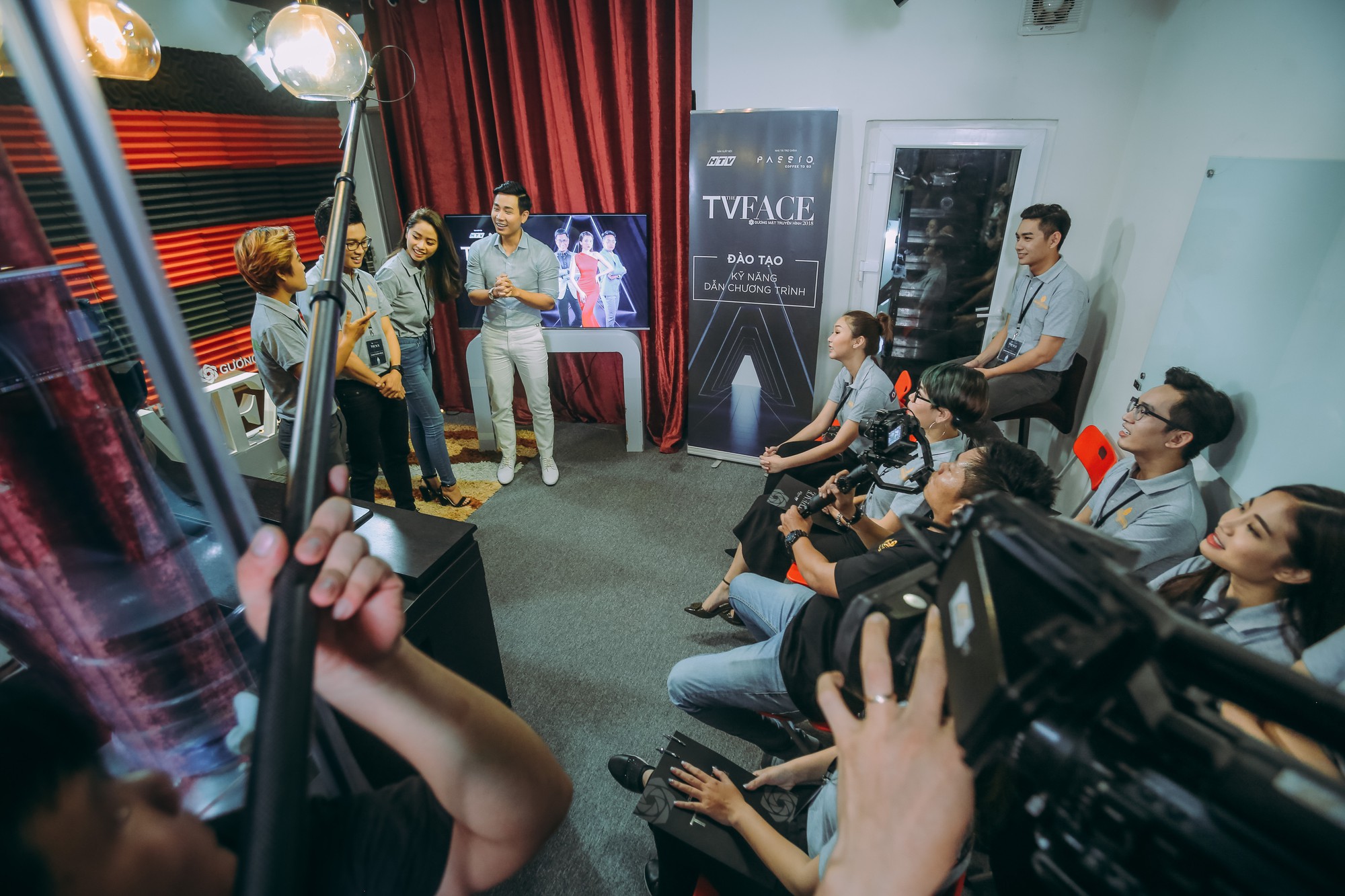 Nguyên Khang 2 lần xúc động đến rơi nước mắt trên truyền hình - Ảnh 7. Nguyên Khang 2 lần xúc động đến rơi nước mắt trên truyền hình - Ảnh 7.