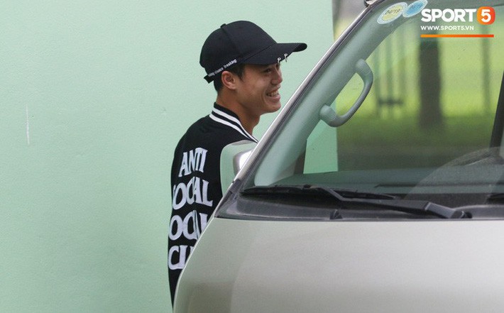 Một mình ở Việt Nam, Văn Toàn kiên trì tập gym và vật lý trị liệu để kịp hồi phục trước trận bán kết lượt về AFF Cup 2018 - Ảnh 1. Một mình ở Việt Nam, Văn Toàn kiên trì tập gym và vật lý trị liệu để kịp hồi phục trước trận bán kết lượt về AFF Cup 2018 - Ảnh 1.