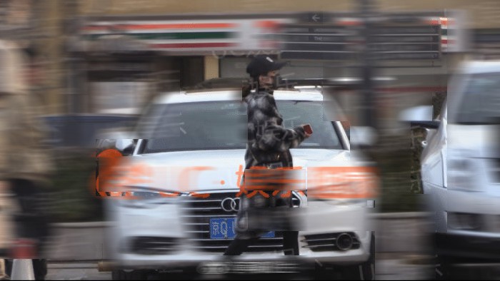 Triệu Lệ Dĩnh bị paparazzi tóm gọn khi vác bụng bầu đi mua sắm bỉm sữa? - Ảnh 4. Triệu Lệ Dĩnh bị paparazzi tóm gọn khi vác bụng bầu đi mua sắm bỉm sữa? - Ảnh 4.