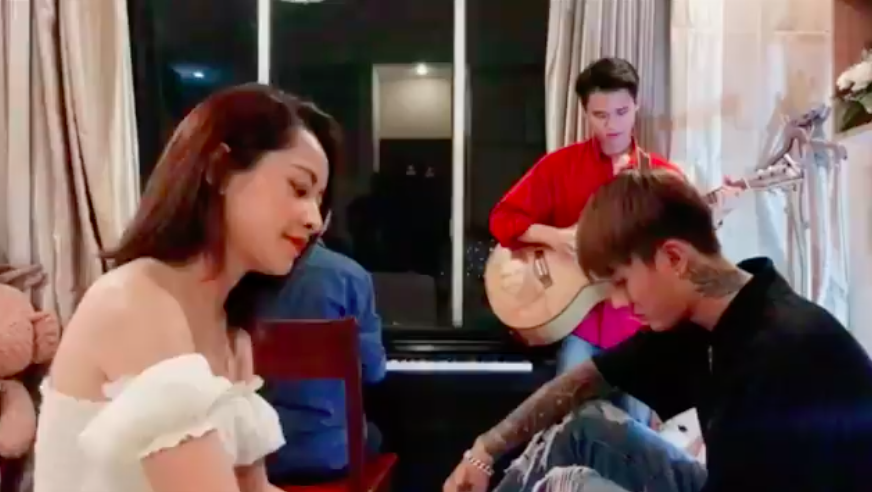 Sau ồn ào MV bị chỉ trích, Chi Pu vẫn tự tin khoe giọng hát mộc - Ảnh 2. Sau ồn ào MV bị chỉ trích, Chi Pu vẫn tự tin khoe giọng hát mộc - Ảnh 2.